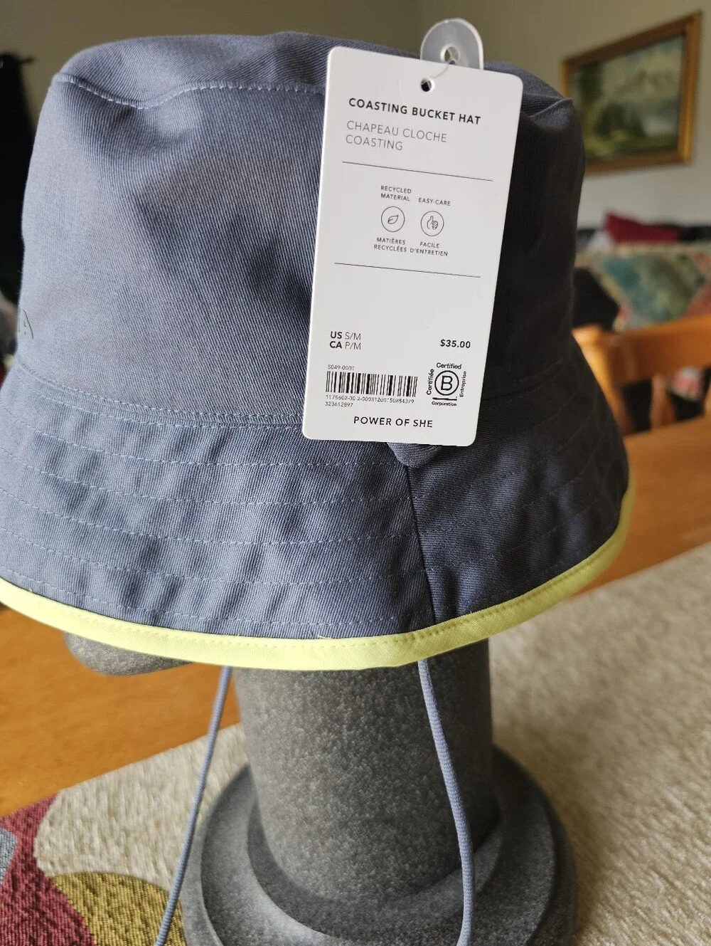 NWT Athleta Reversible Coasting Bucket Hat With FREE Socks